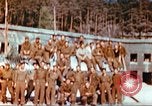 Image Prisonniers de guerre américains rapatriés posent pour les photos Allemagne, 1945, de la seconde 13 séquences d'archives historiques vidéo 65675063832