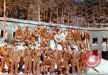 Image Prisonniers de guerre américains rapatriés posent pour les photos Allemagne, 1945, de la seconde 14 séquences d'archives historiques vidéo 65675063832