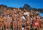 Image Prisonniers de guerre américains rapatriés posent pour les photos Allemagne, 1945, de la seconde 28 séquences d'archives historiques vidéo 65675063832