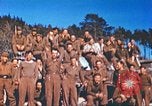 Image Prisonniers de guerre américains rapatriés posent pour les photos Allemagne, 1945, de la seconde 32 séquences d'archives historiques vidéo 65675063832