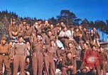Image Prisonniers de guerre américains rapatriés posent pour les photos Allemagne, 1945, de la seconde 33 séquences d'archives historiques vidéo 65675063832