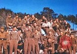 Image Prisonniers de guerre américains rapatriés posent pour les photos Allemagne, 1945, de la seconde 36 séquences d'archives historiques vidéo 65675063832