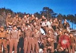 Image Prisonniers de guerre américains rapatriés posent pour les photos Allemagne, 1945, de la seconde 37 séquences d'archives historiques vidéo 65675063832