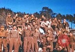 Image Prisonniers de guerre américains rapatriés posent pour les photos Allemagne, 1945, de la seconde 42 séquences d'archives historiques vidéo 65675063832