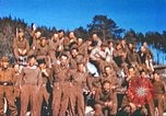 Image Prisonniers de guerre américains rapatriés posent pour les photos Allemagne, 1945, de la seconde 43 séquences d'archives historiques vidéo 65675063832