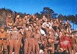 Image Prisonniers de guerre américains rapatriés posent pour les photos Allemagne, 1945, de la seconde 44 séquences d'archives historiques vidéo 65675063832