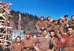 Image Prisonniers de guerre américains rapatriés posent pour les photos Allemagne, 1945, de la seconde 53 séquences d'archives historiques vidéo 65675063832
