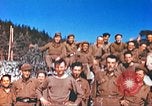 Image Prisonniers de guerre américains rapatriés posent pour les photos Allemagne, 1945, de la seconde 57 séquences d'archives historiques vidéo 65675063832