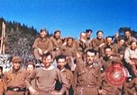 Image Prisonniers de guerre américains rapatriés posent pour les photos Allemagne, 1945, de la seconde 58 séquences d'archives historiques vidéo 65675063832