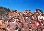 Image Prisonniers de guerre américains rapatriés posent pour les photos Allemagne, 1945, de la seconde 59 séquences d'archives historiques vidéo 65675063832