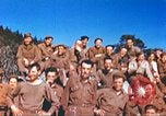 Image Prisonniers de guerre américains rapatriés posent pour les photos Allemagne, 1945, de la seconde 61 séquences d'archives historiques vidéo 65675063832