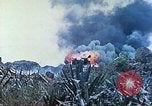 Standbild japanische Artillerie feuert auf US-Tanks Iwo Jima, 1945, aus Sekunde 37 historischem Filmmaterial Videoclip 65675063846