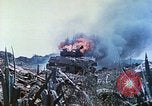Standbild japanische Artillerie feuert auf US-Tanks Iwo Jima, 1945, aus Sekunde 43 historischem Filmmaterial Videoclip 65675063846