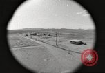 Standbild Betrieb Cue Trümmer fliegen Nevada United States USA, 1955, aus Sekunde 45 historischem Filmmaterial Videoclip 65675063881