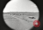 Standbild Betrieb Cue Trümmer fliegen Nevada United States USA, 1955, aus Sekunde 49 historischem Filmmaterial Videoclip 65675063881