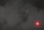 Immagine di Funzionamento Cue bomba nucleare test distrugge la casa Nevada United States USA, 1955, secondo 29 filmato di repertorio 65675063886