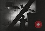 Immagine di Funzionamento Cue bomba nucleare test distrugge la casa Nevada United States USA, 1955, secondo 60 filmato di repertorio 65675063886