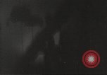Immagine di Funzionamento Cue bomba nucleare test distrugge la casa Nevada United States USA, 1955, secondo 61 filmato di repertorio 65675063886