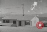 Immagine di Funzionamento casa Cue e manichino blast Nevada United States USA, 1955, secondo 1 filmato di repertorio 65675063888
