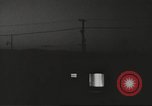 Immagine di Funzionamento casa Cue e manichino blast Nevada United States USA, 1955, secondo 19 filmato di repertorio 65675063888