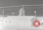 Immagine di Funzionamento casa Cue e manichino blast Nevada United States USA, 1955, secondo 24 filmato di repertorio 65675063888