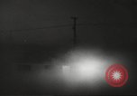 Immagine di Funzionamento casa Cue e manichino blast Nevada United States USA, 1955, secondo 30 filmato di repertorio 65675063888