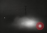 Immagine di Funzionamento casa Cue e manichino blast Nevada United States USA, 1955, secondo 31 filmato di repertorio 65675063888