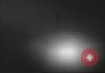 Immagine di Funzionamento casa Cue e manichino blast Nevada United States USA, 1955, secondo 34 filmato di repertorio 65675063888