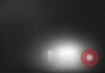 Immagine di Funzionamento casa Cue e manichino blast Nevada United States USA, 1955, secondo 46 filmato di repertorio 65675063888