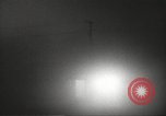 Immagine di Funzionamento casa Cue e manichino blast Nevada United States USA, 1955, secondo 49 filmato di repertorio 65675063888