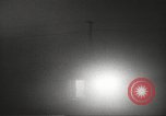 Immagine di Funzionamento casa Cue e manichino blast Nevada United States USA, 1955, secondo 51 filmato di repertorio 65675063888