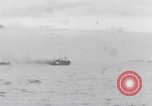 Image Navire de guerre des canons navals la nuit de tir Philippines, 1945, de la seconde 6 séquences d'archives historiques vidéo 65675063915