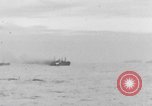 Image Navire de guerre des canons navals la nuit de tir Philippines, 1945, de la seconde 7 séquences d'archives historiques vidéo 65675063915