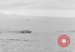 Image Navire de guerre des canons navals la nuit de tir Philippines, 1945, de la seconde 8 séquences d'archives historiques vidéo 65675063915