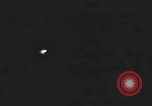 Image Navire de guerre des canons navals la nuit de tir Philippines, 1945, de la seconde 21 séquences d'archives historiques vidéo 65675063915