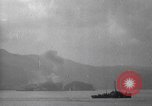 Immagine di Shell da pistole NEGLI STATI UNITI esplode Filippine, 1945, secondo 3 filmato di repertorio 65675063919