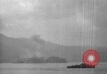 Immagine di Shell da pistole NEGLI STATI UNITI esplode Filippine, 1945, secondo 4 filmato di repertorio 65675063919