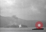 Immagine di Shell da pistole NEGLI STATI UNITI esplode Filippine, 1945, secondo 7 filmato di repertorio 65675063919