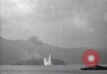 Immagine di Shell da pistole NEGLI STATI UNITI esplode Filippine, 1945, secondo 9 filmato di repertorio 65675063919