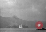 Immagine di Shell da pistole NEGLI STATI UNITI esplode Filippine, 1945, secondo 10 filmato di repertorio 65675063919