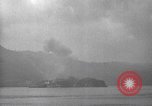 Immagine di Shell da pistole NEGLI STATI UNITI esplode Filippine, 1945, secondo 18 filmato di repertorio 65675063919