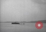 Immagine di Shell da pistole NEGLI STATI UNITI esplode Filippine, 1945, secondo 51 filmato di repertorio 65675063919