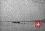 Immagine di Shell da pistole NEGLI STATI UNITI esplode Filippine, 1945, secondo 52 filmato di repertorio 65675063919