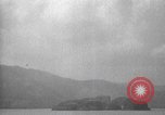 Immagine di Shell da pistole NEGLI STATI UNITI esplode Filippine, 1945, secondo 57 filmato di repertorio 65675063919