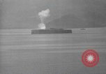 Standbild Explosion auf Fort Drum Zweiten Weltkrieg Philippinen, 1945, aus Sekunde 33 historischem Filmmaterial Videoclip 65675063920