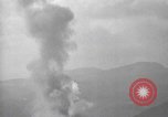 Standbild Explosion auf Fort Drum Zweiten Weltkrieg Philippinen, 1945, aus Sekunde 54 historischem Filmmaterial Videoclip 65675063920