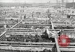 Standbild Arbeitnehmer Metzgerei United States USA, 1919, aus Sekunde 15 historischem Filmmaterial Videoclip 65675063933