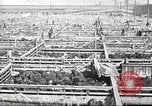 Standbild Arbeitnehmer Metzgerei United States USA, 1919, aus Sekunde 17 historischem Filmmaterial Videoclip 65675063933
