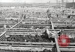 Standbild Arbeitnehmer Metzgerei United States USA, 1919, aus Sekunde 18 historischem Filmmaterial Videoclip 65675063933