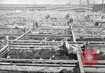 Standbild Arbeitnehmer Metzgerei United States USA, 1919, aus Sekunde 31 historischem Filmmaterial Videoclip 65675063933
